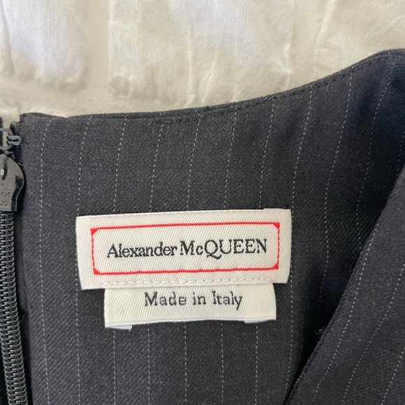 Alexander McQueen pinstripe structured midi dress - Picture 9 of 16